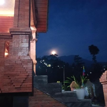 Villa Pringgitan Tawangmangu Bagian luar foto