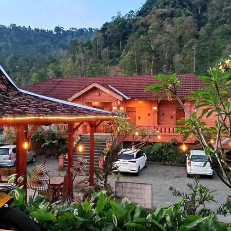 Villa Pringgitan Tawangmangu Bagian luar foto